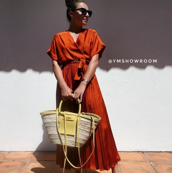 MANGO Pleated midi dress - Picture 2 of 9